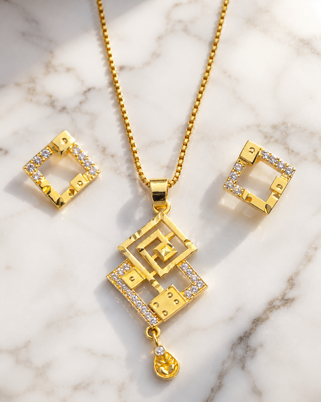 Belliza Jewells Geometric Elegance Gold Plated Pendant Set