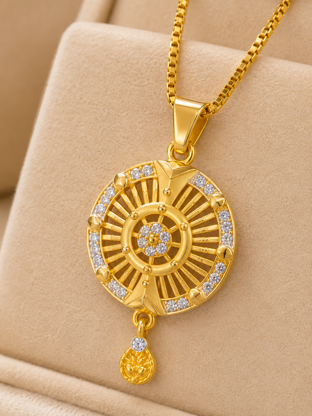 Belliza Jewells Radiant Crystal Circle Pendant Set